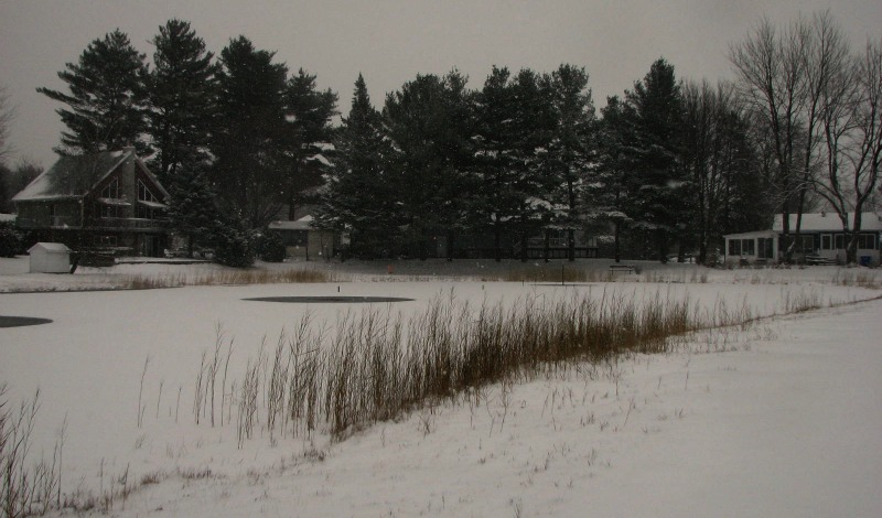 First-2011-Snow-Storm-On-Lake-Meilleur-in-Mirabel